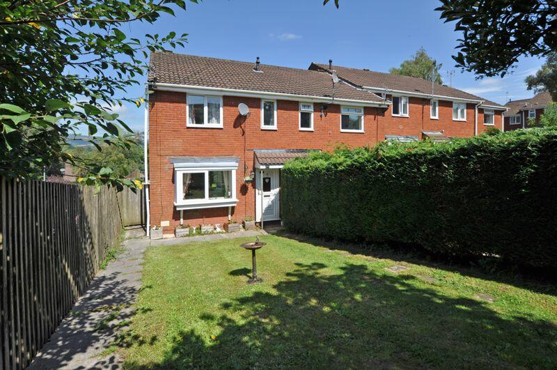 3 bedroom terraced house for sale in Llwyn Deri Close, Rhiwderin, NP10