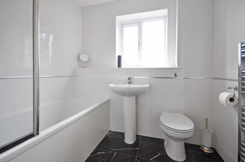 Additional property image - Family House, Mallards Reach, Marshfield