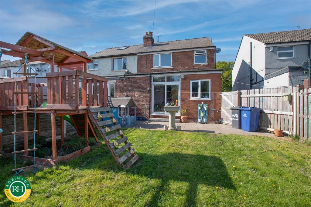 3 bedroom semidetached house for sale in Sprotbrough Road, Doncaster, DN5