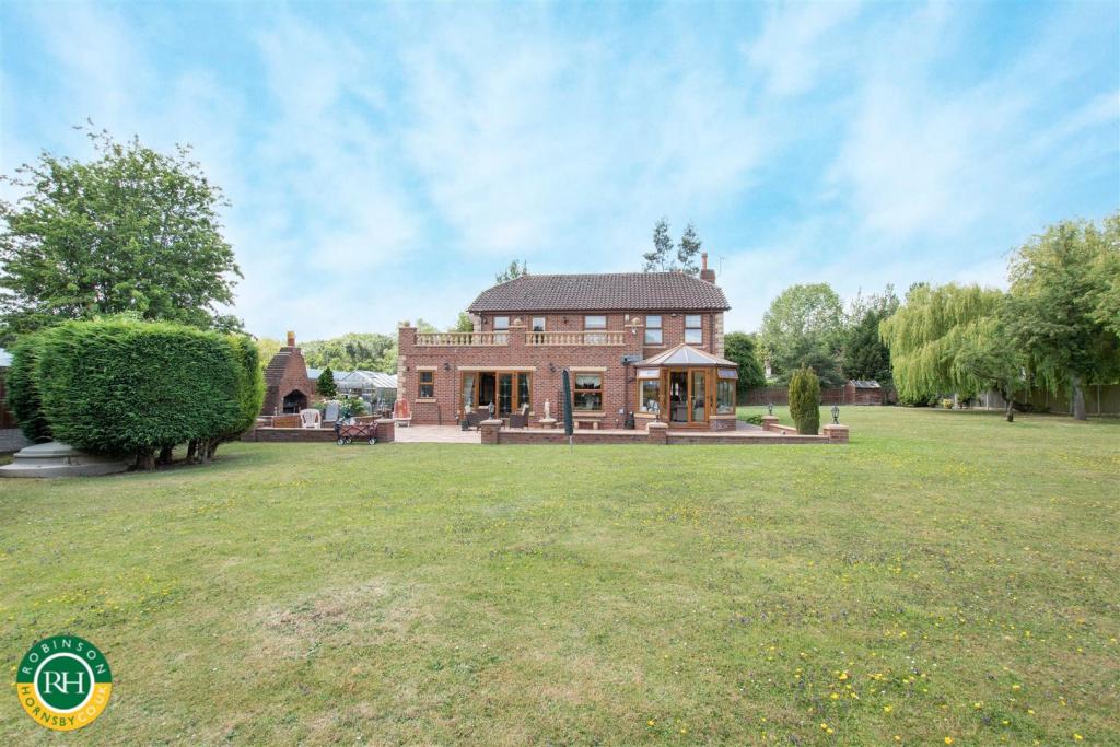 4 bedroom house for sale in Great North Road, Bawtry, Doncaster, DN10