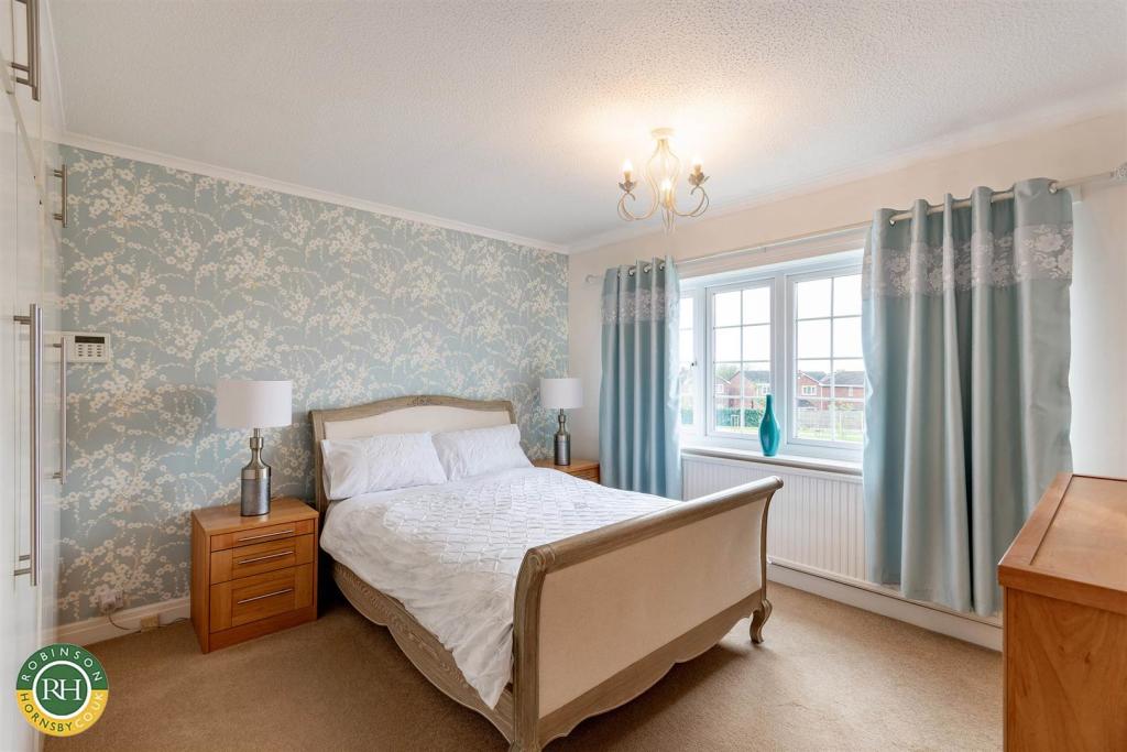 4 bedroom detached house for sale in Broughton Road, Bessacarr