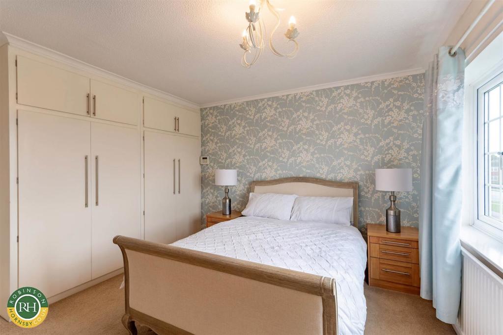 4 bedroom detached house for sale in Broughton Road, Bessacarr