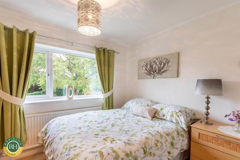 4 bedroom detached house for sale in Broughton Road, Bessacarr