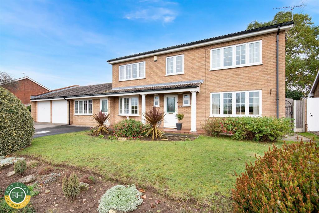 4 bedroom detached house for sale in Broughton Road, Bessacarr