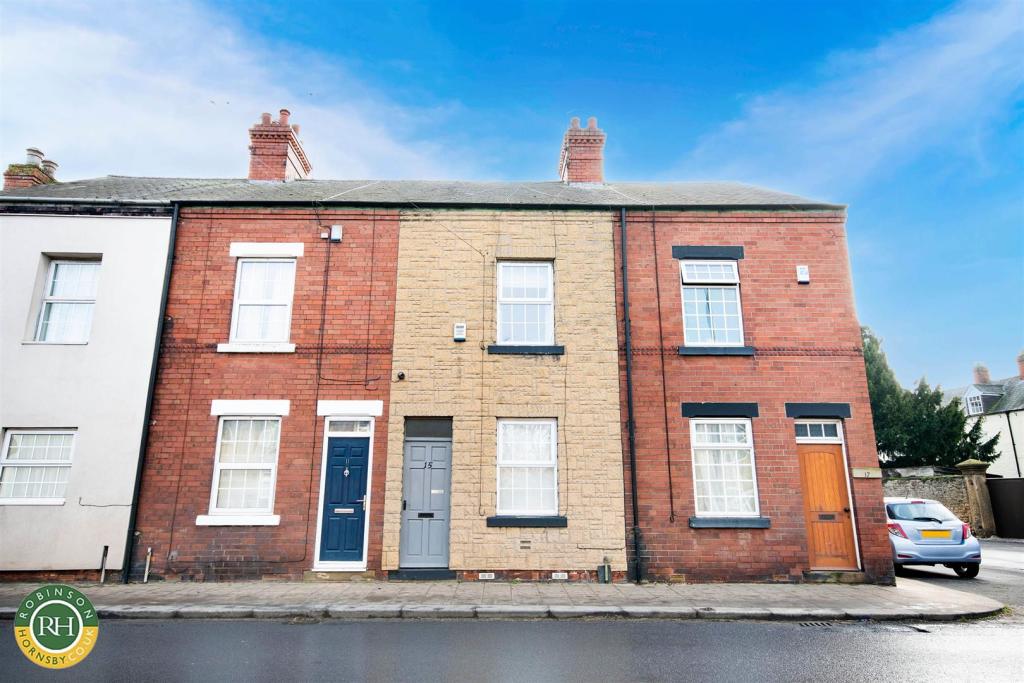 3 bedroom terraced house for sale in Westgate, Tickhill, Doncaster, DN11