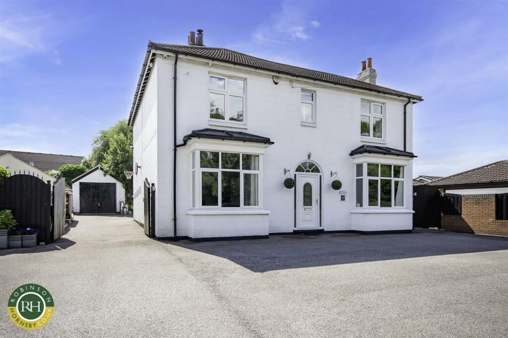 4 bedroom detached house for sale in Doncaster Road, Conisbrough, DN12