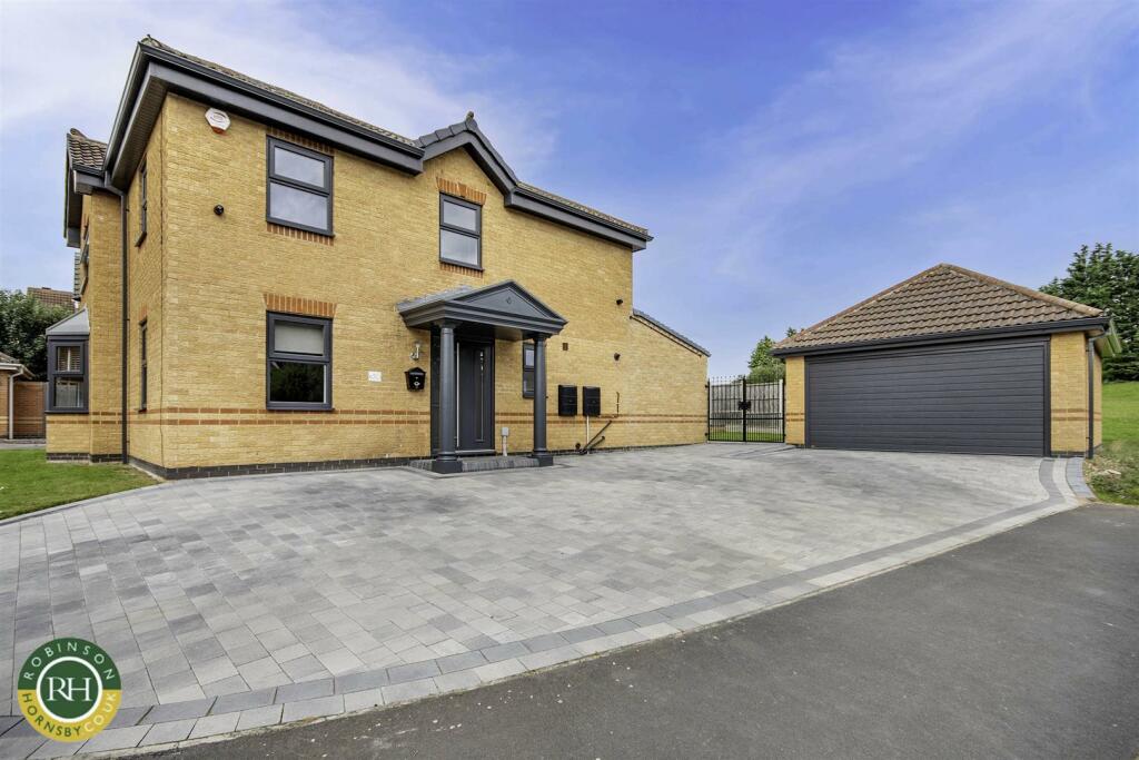 4 bedroom house for sale in Poppyfields Way, Branton, Doncaster, DN3