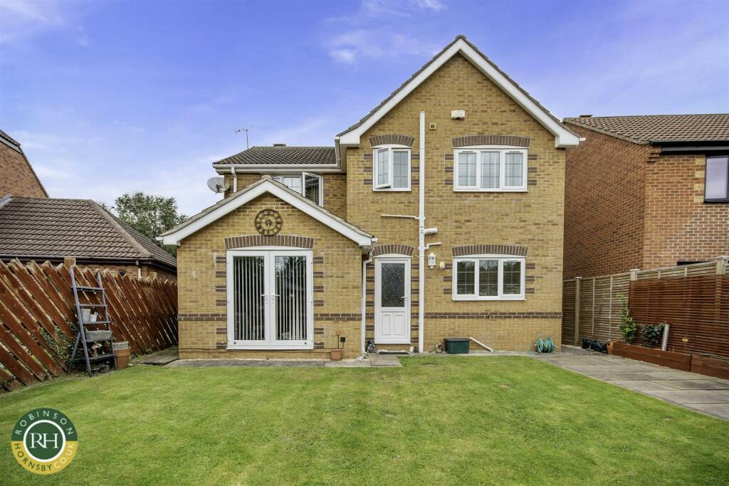 4 bedroom detached house for sale in Millstream Close, Sprotbrough