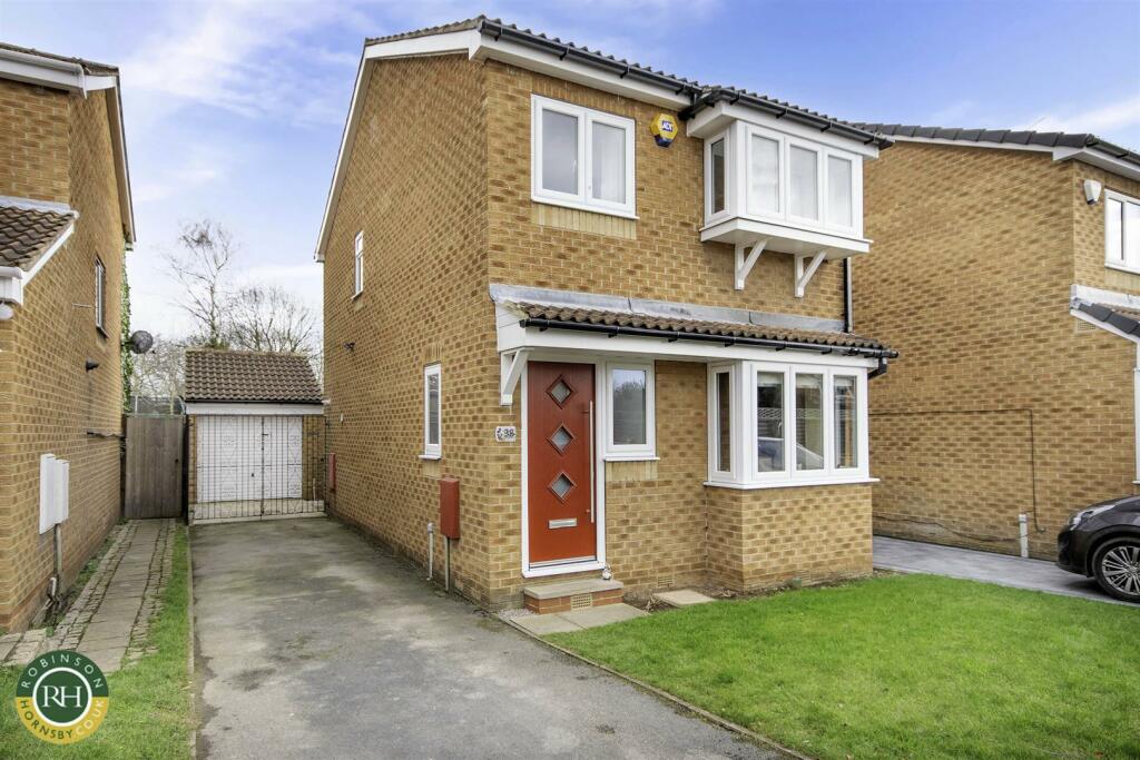 3 bedroom detached house for sale in Wheatfield Drive, Tickhill