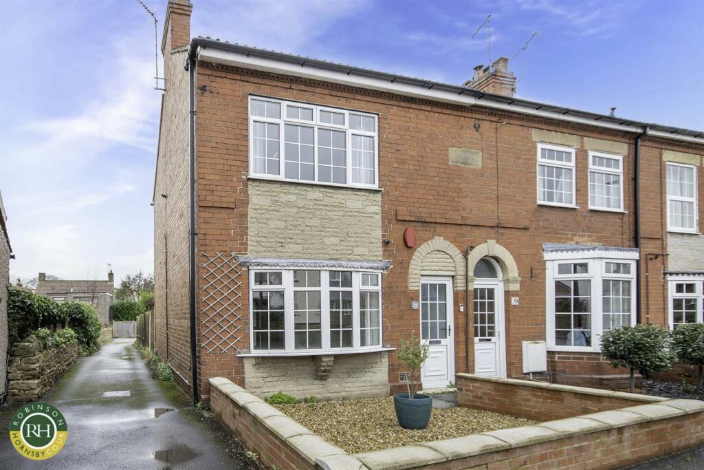 3 bedroom terraced house for sale in Wilsic Road, Tickhill, Doncaster, DN11