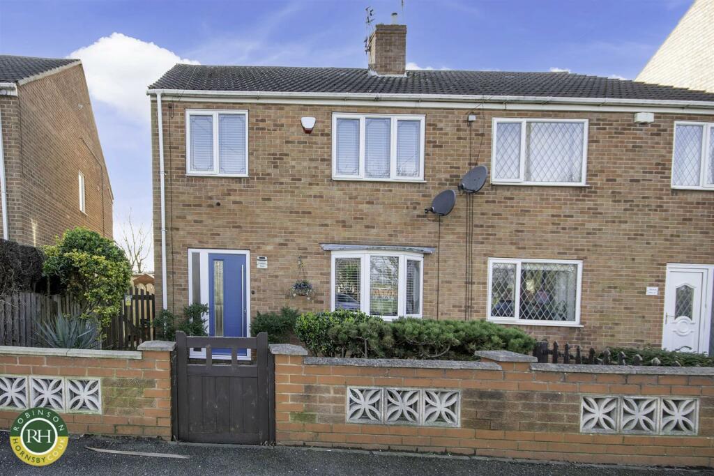 3 bedroom semidetached house for sale in Skellow Road, Carcroft