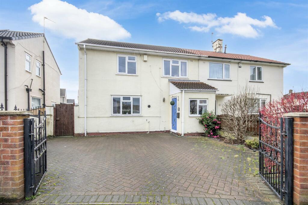 3 bedroom semidetached house for sale in Arundel Gardens, Scawthorpe