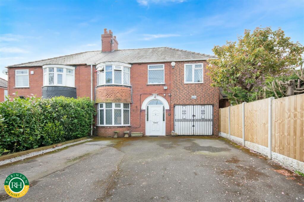 4 bedroom semidetached house for sale in Pinfold Lane, Tickhill