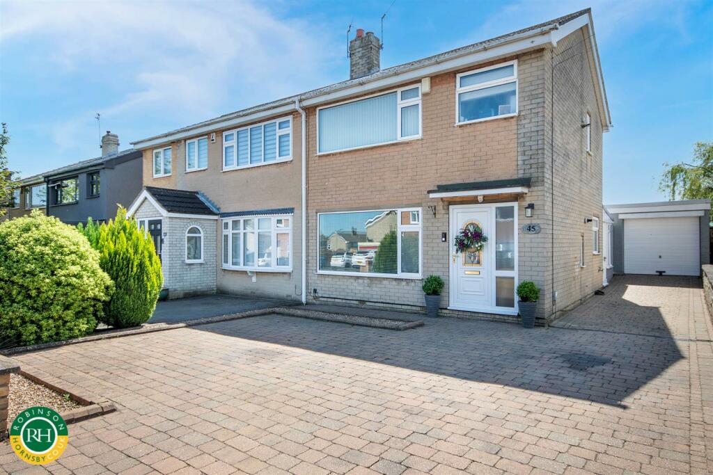 3 bedroom semidetached house for sale in Windmill Drive, Wadworth