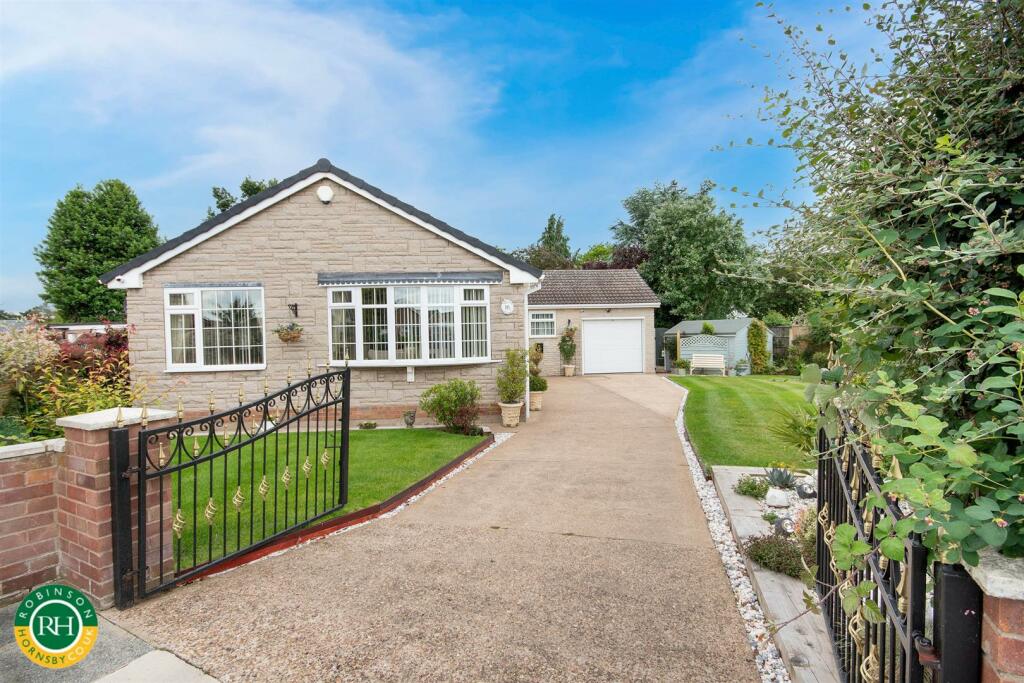 3 bedroom bungalow for sale in Warden Close, Cantley, Doncaster, DN4