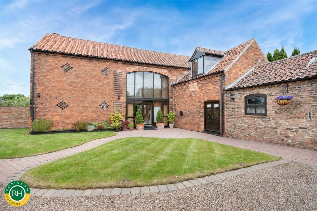 4 bedroom house for sale in The Barn. High Street, Misterton,, DN10