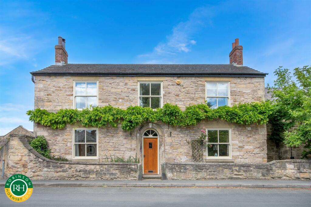 5 bedroom detached house for sale in High Street, Barnburgh, Doncaster, DN5