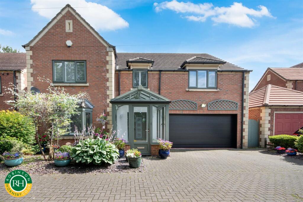 4 bedroom house for sale in Corbridge Court, Bessacarr, Doncaster, DN4