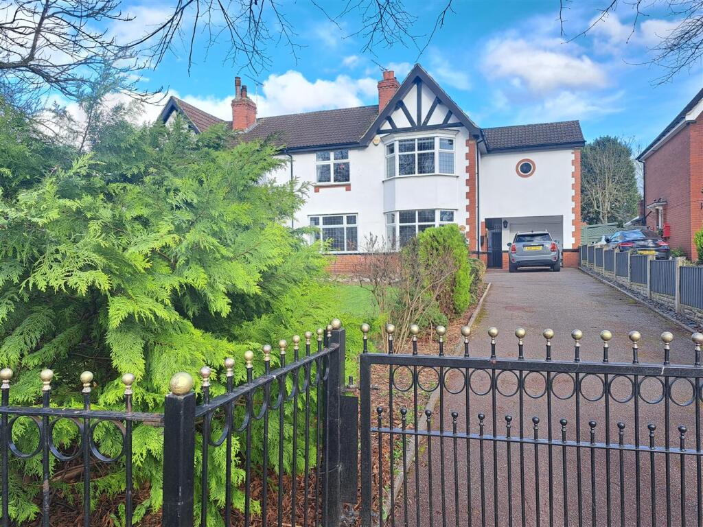 Main image of property: The Oval, Bessacarr, Doncaster