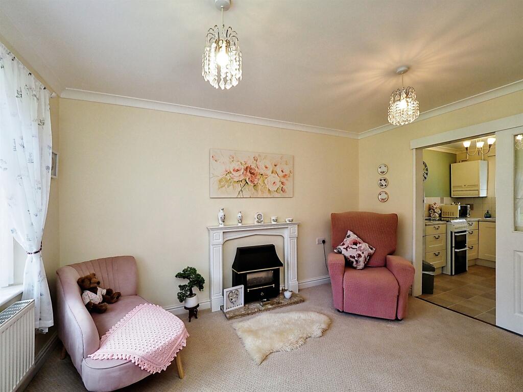 2 bedroom semidetached bungalow for sale in Gascoigne Drive, Spondon, Derby, DE21