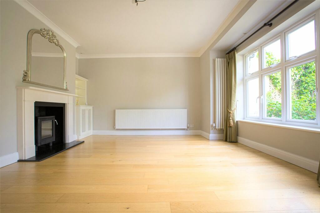 Additional property image - Calder Avenue, Brookmans Park, Hertfordshire, AL9