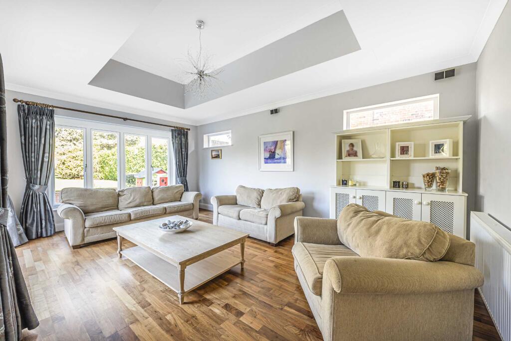 Additional property image - Calder Avenue, Brookmans Park, Hertfordshire, AL9