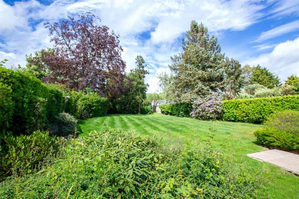 Additional property image - Calder Avenue, Brookmans Park, Hertfordshire, AL9