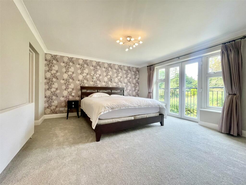 Additional property image - Calder Avenue, Brookmans Park, Hertfordshire, AL9