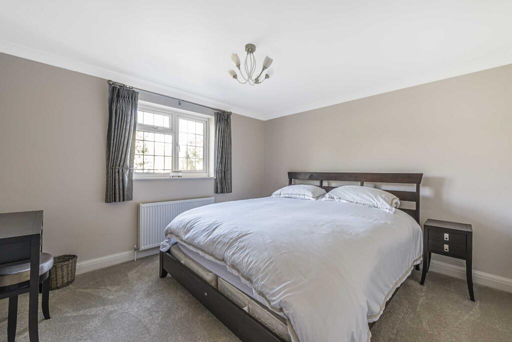 Additional property image - Calder Avenue, Brookmans Park, Hertfordshire, AL9