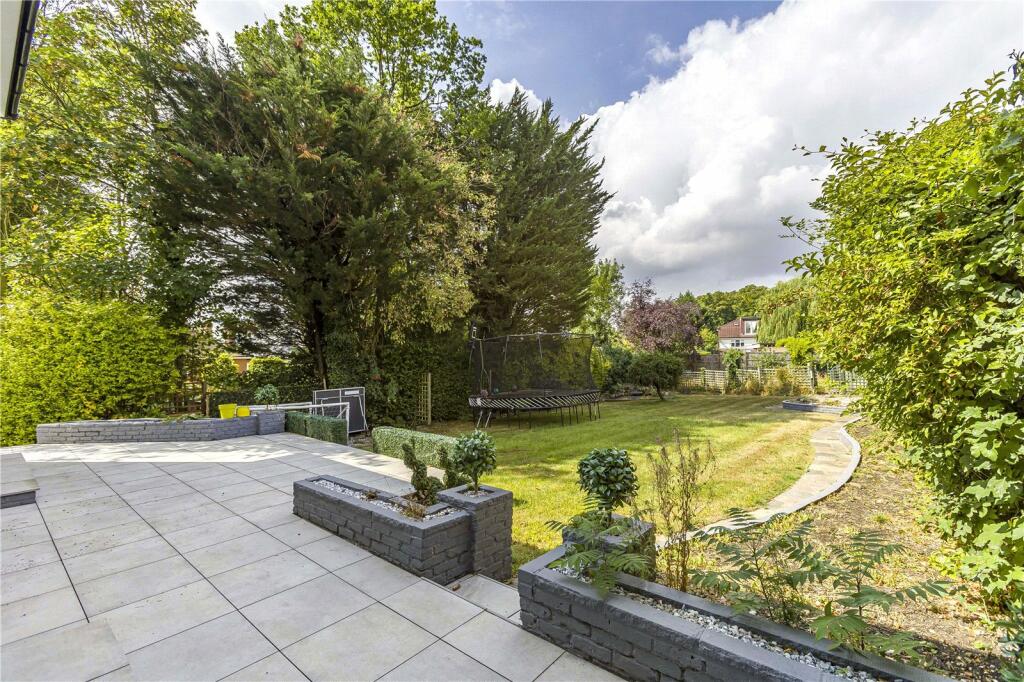 Additional property image - Great North Road, Brookmans Park, Hertfordshire, AL9
