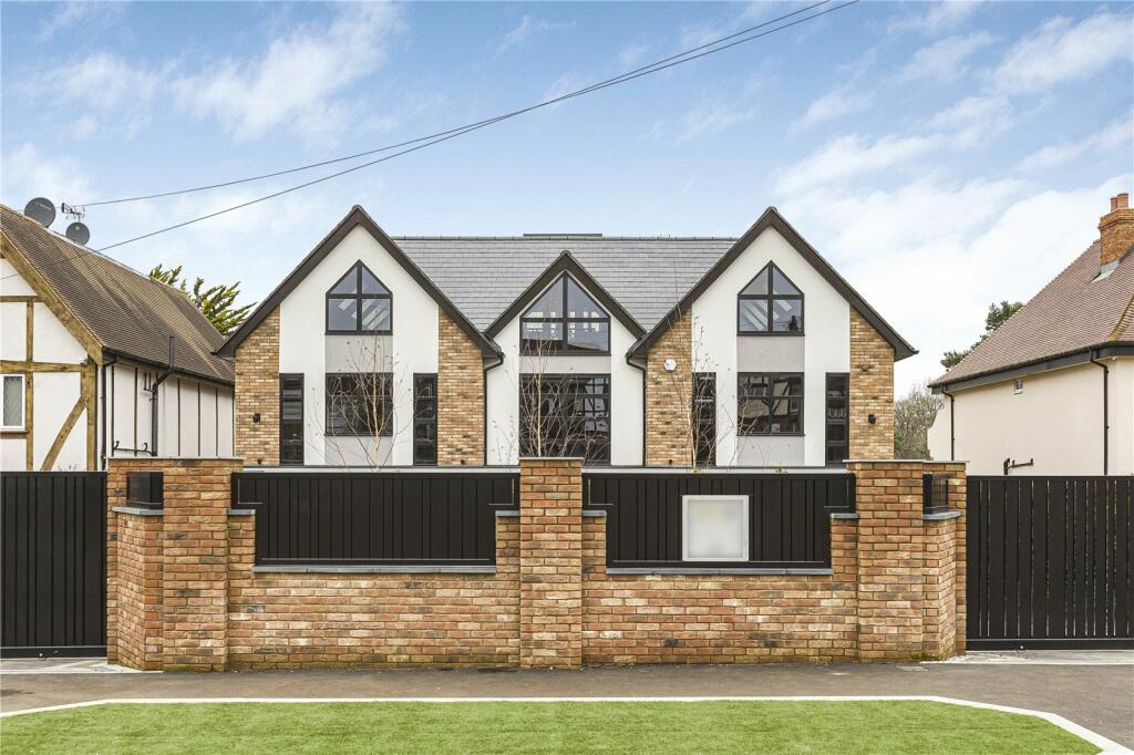 Main image of property: Brookmans Avenue, Brookmans Park, Hertfordshire, AL9