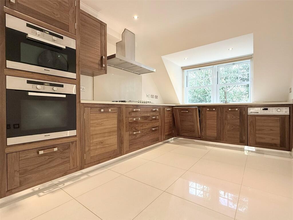 Additional property image - Georges Wood Road, Brookmans Park, Hertfordshire, AL9