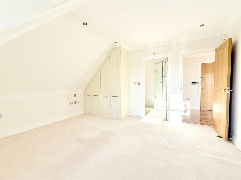 Additional property image - Georges Wood Road, Brookmans Park, Hertfordshire, AL9
