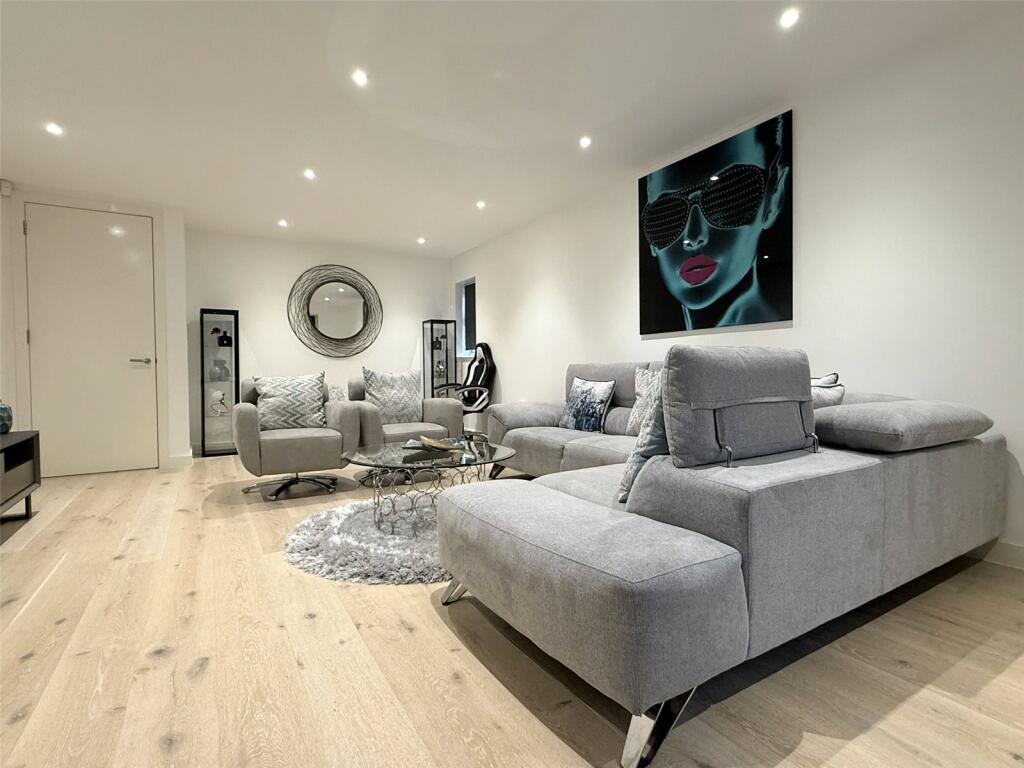 Additional property image - Georges Wood Road, Brookmans Park, AL9