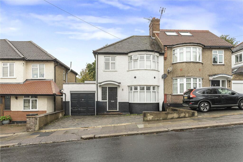 Main image of property: Hillside Gardens, Barnet, Hertfordshire, EN5