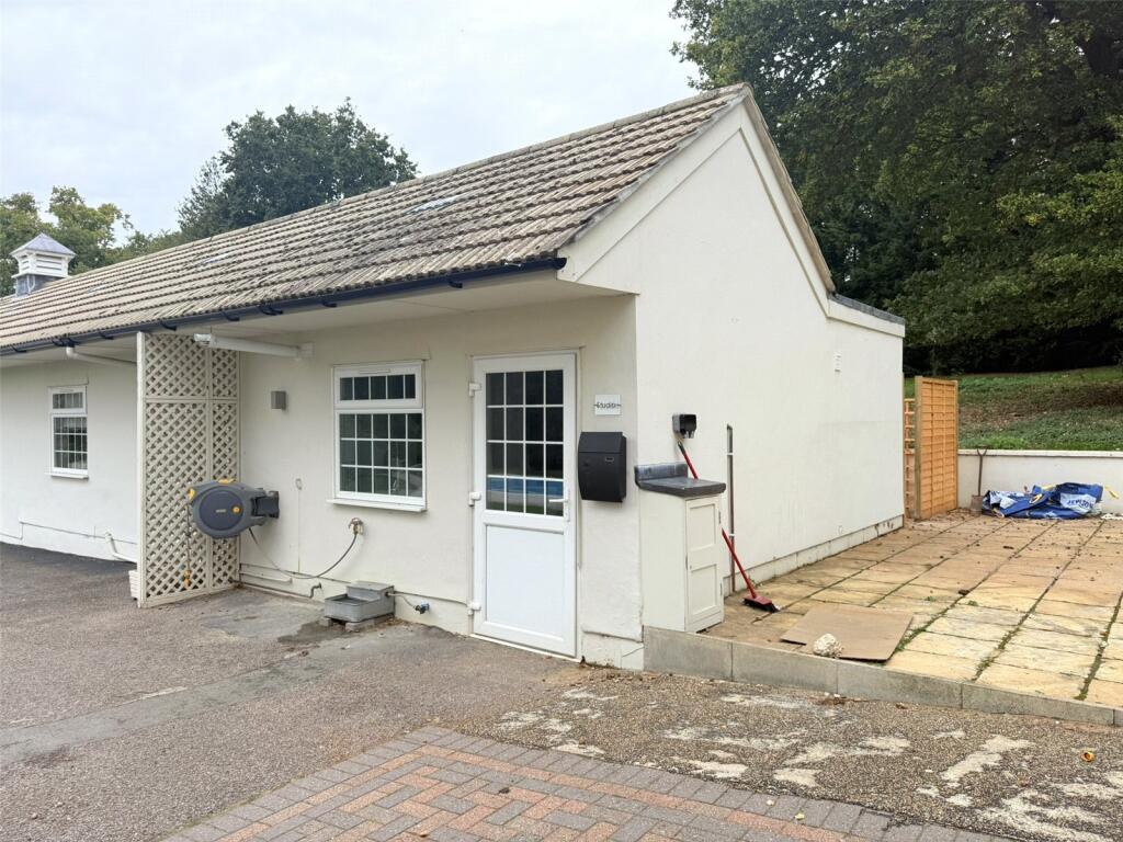 Main image of property: Skyfield Manor, West End Lane, Essendon, Hertfordshire, AL9