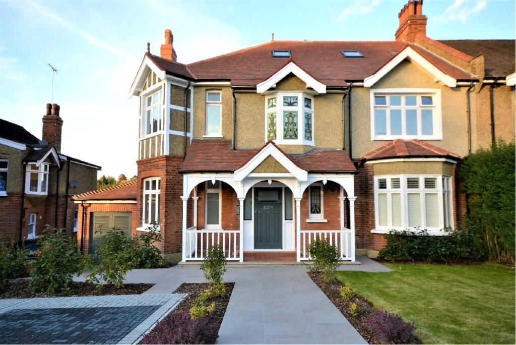 Main image of property: 25 Lancaster Avenue, Hadley Wood, Hertfordshire, EN4