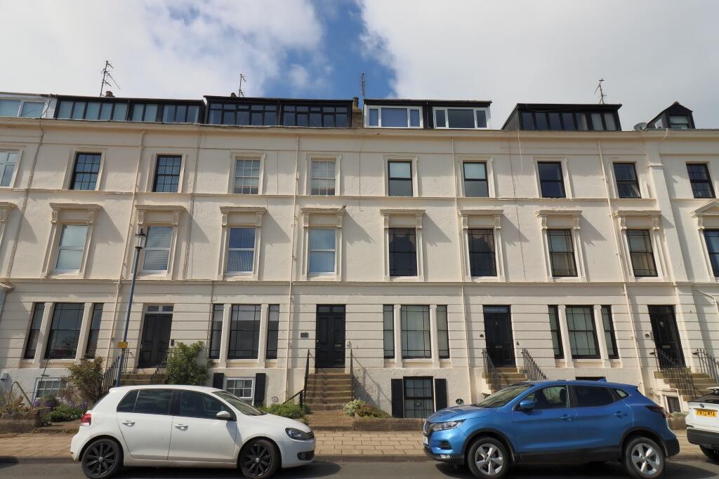 2 bedroom apartment for sale in The Crescent, Filey YO14 9HZ, YO14