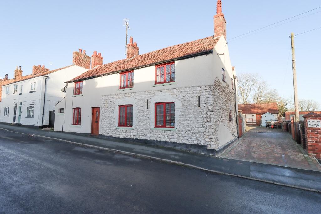 Main image of property: Stonegate, Hunmanby YO14 0NS
