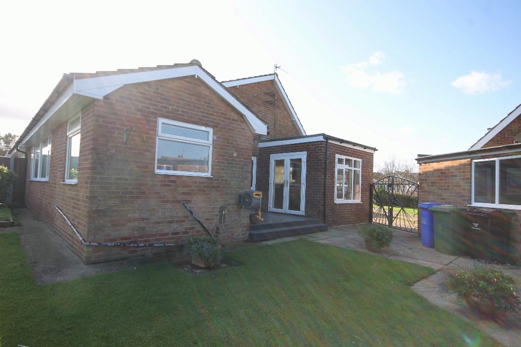 2 bedroom semidetached bungalow for sale in Elm Close, Filey YO14 9NN