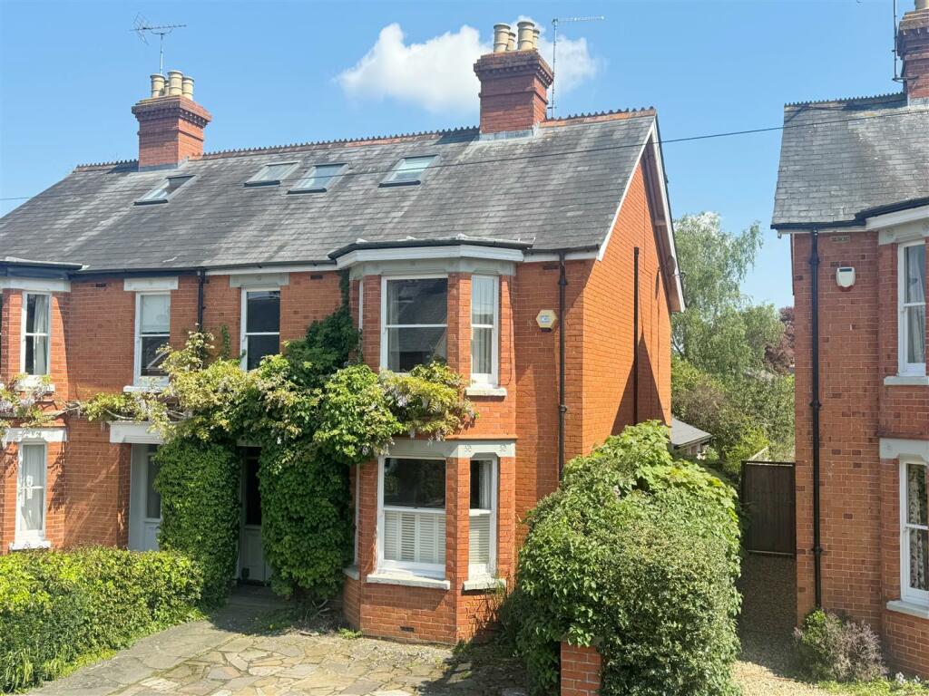 5 bedroom semidetached house for sale in Chesterfield Road, Newbury, RG14