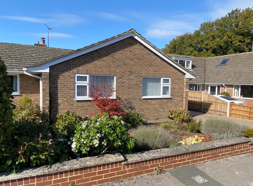 Main image of property: Monkswood Close, Newbury