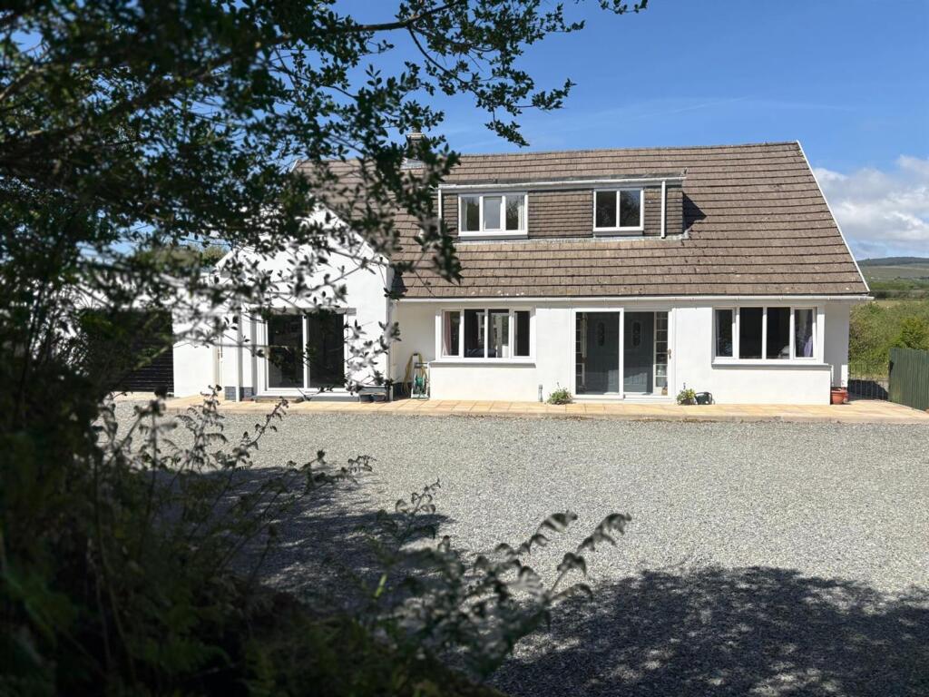 Main image of property: Maenclochog, Clynderwen