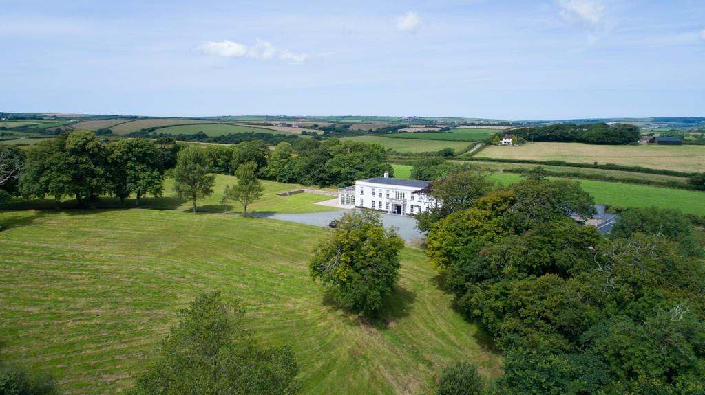 8 bedroom manor house for sale in Portfield Gate, Haverfordwest