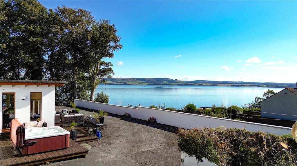 5 bedroom detached house for sale in Whitehouse, Whitehouse Road