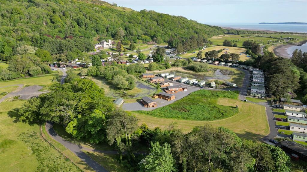 6 bedroom detached house for sale in Castle Cary Estate & Holiday Park