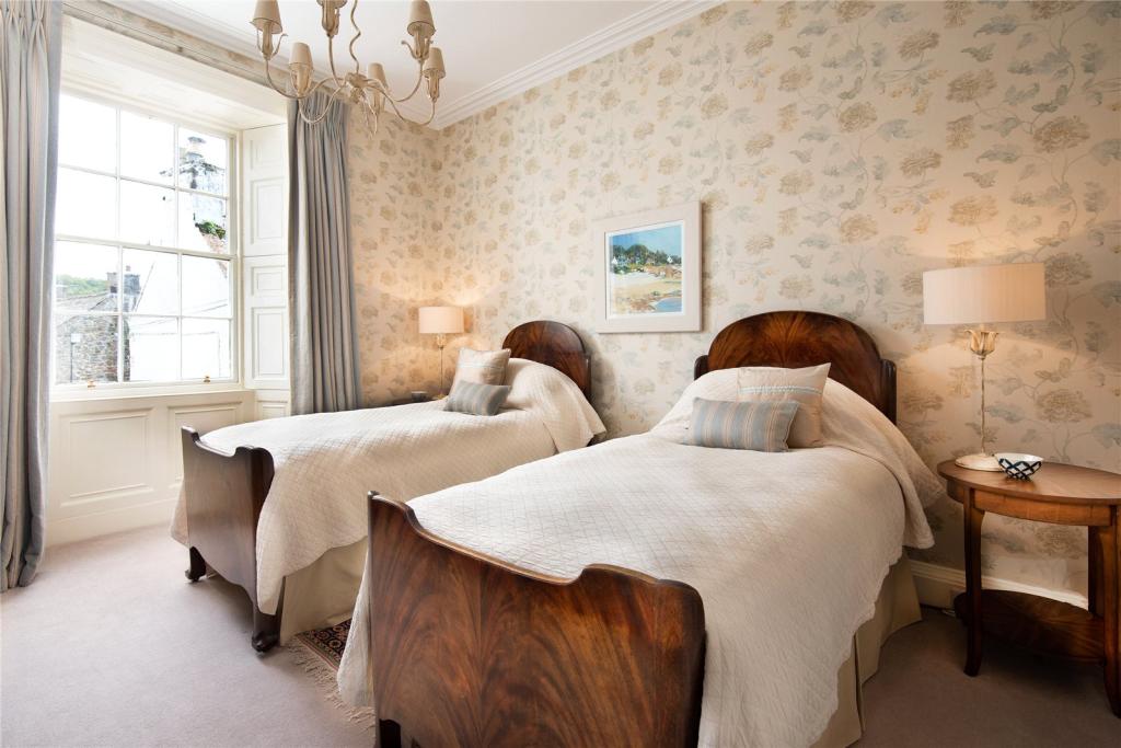 4 bedroom house for sale in Moatwell House, High Street, Kirkcudbright