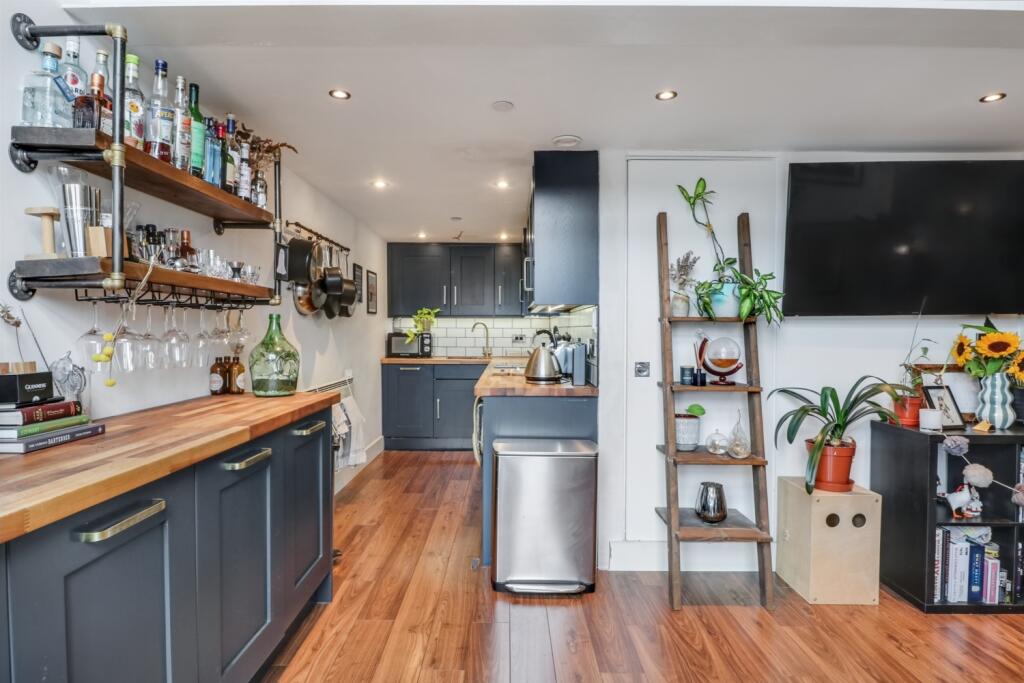 Main image of property: Vicus, Liverpool Road, Castlefield, Manchester