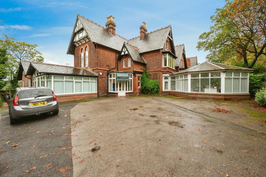 1 bedroom apartment for sale in Central Avenue, Eccleston Park, Prescot