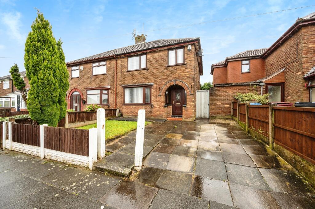 3 bedroom semidetached house for sale in Weyman Avenue, Whiston